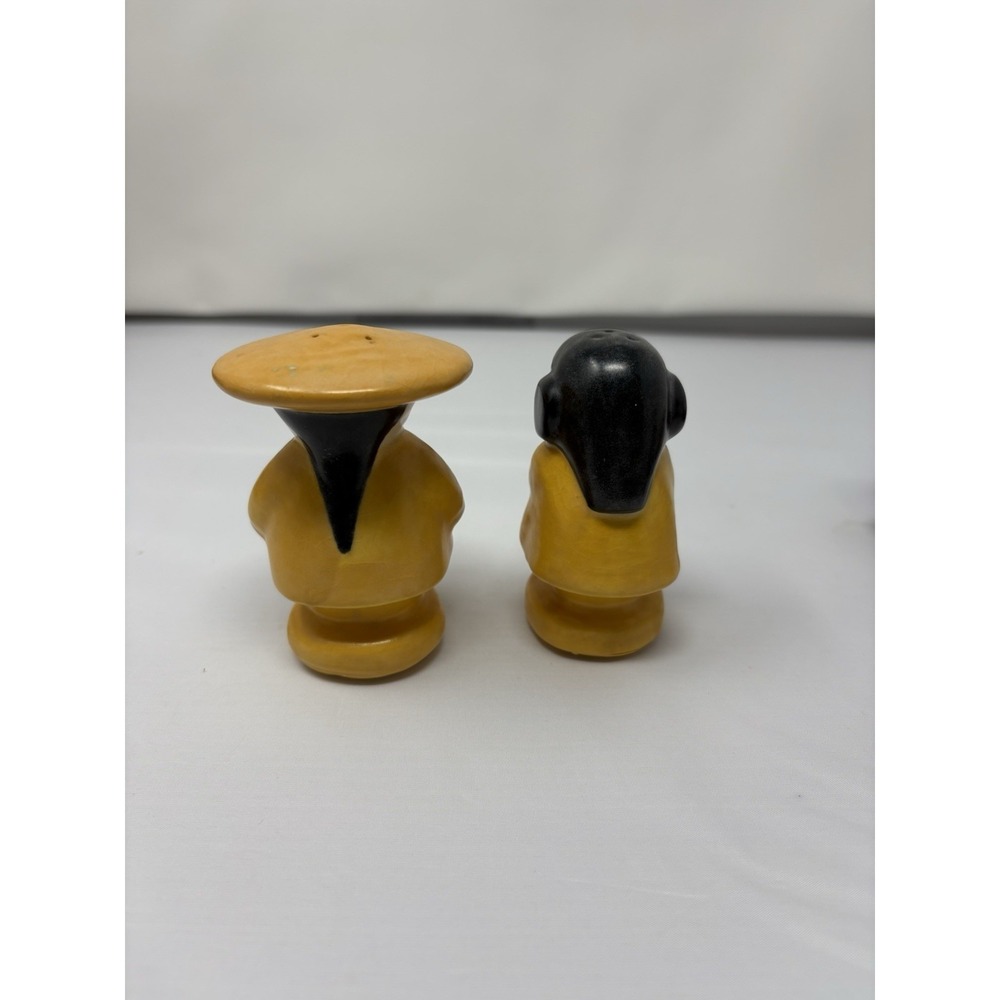Vintage Asian Couple Salt & Pepper Shakers Yellow Black 1950's Mid Century Retro - Picture 4 of 11